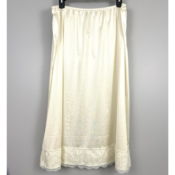 Vintage Velrose Half Slip Skirt Plus Size 3X Ivory Cream Wide Lace 100% Nylon - Picture 1 of 6